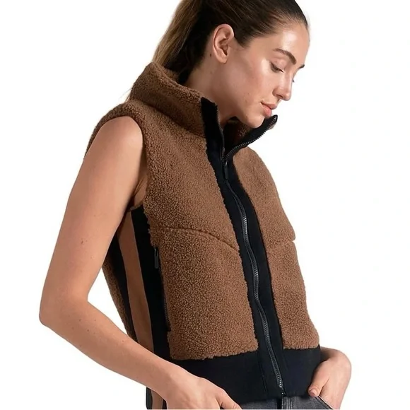 ELAN
Teddy Zip Up Vest - Picture 3 of 8